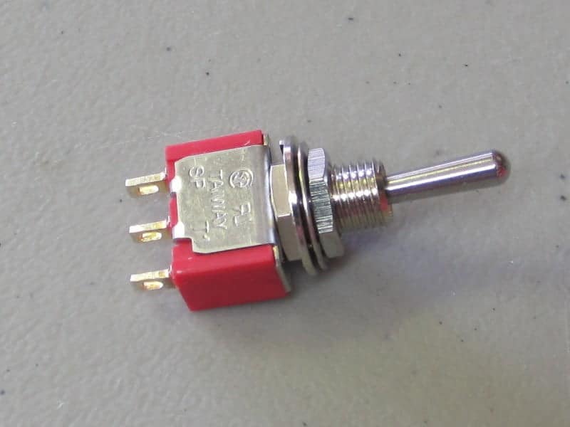 Miniature Toggle Switch SPDT On-Off-On PACKS OF 5 Stk  14036A
