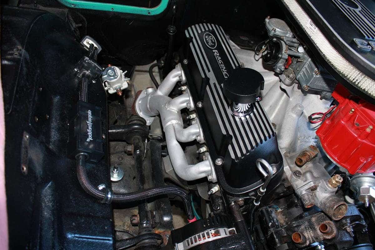 Bill's 1955 Ford Customline with Rockford Fosgate RFD4 Distribution Blocks