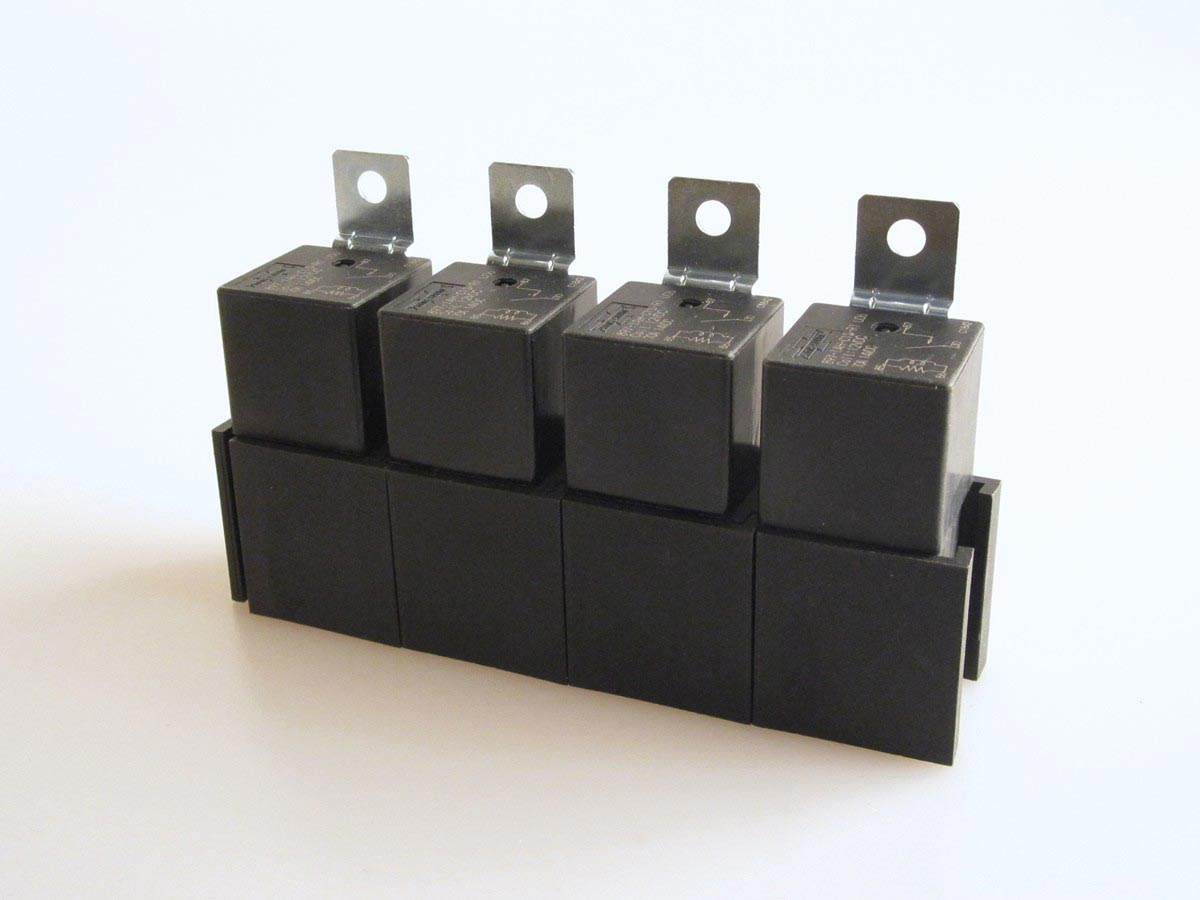 70A Interlocking Relay Sockets with 70A Song Chuan SPST Relays with Mounting Brackets
