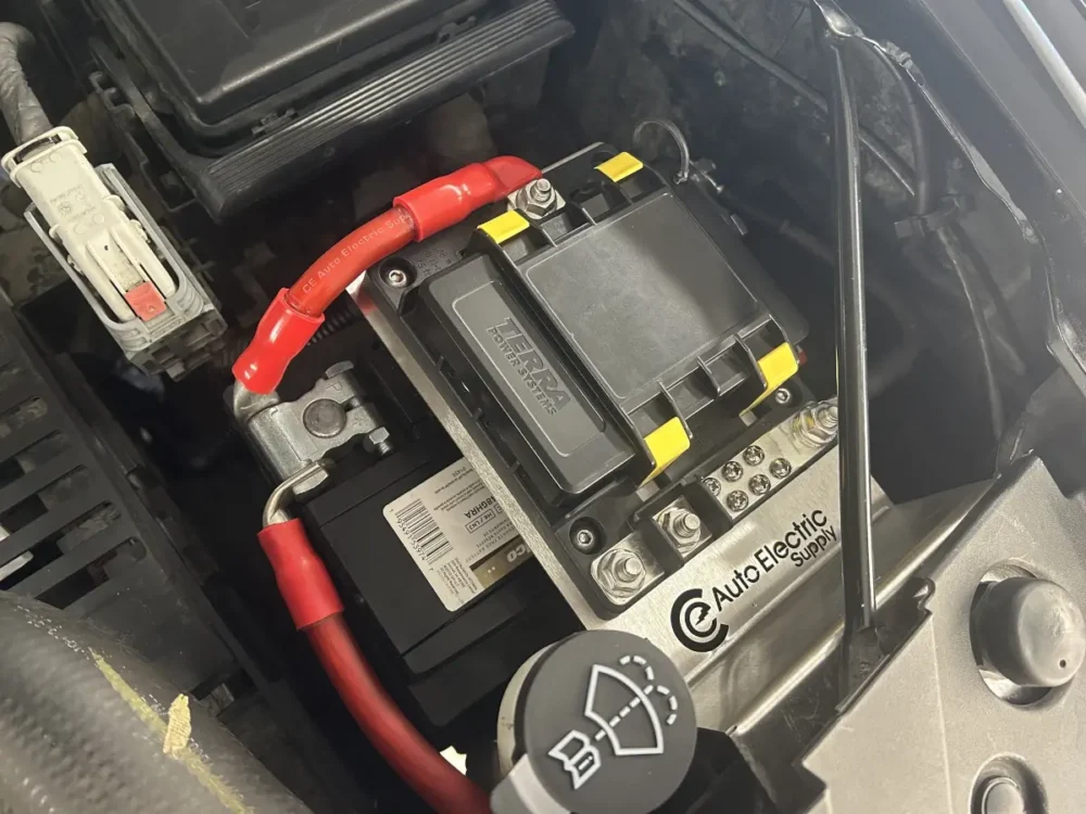 2015-2016 Chevrolet / GMC Duramax Auxiliary Power Distribution Center Kit - In Vehicle
